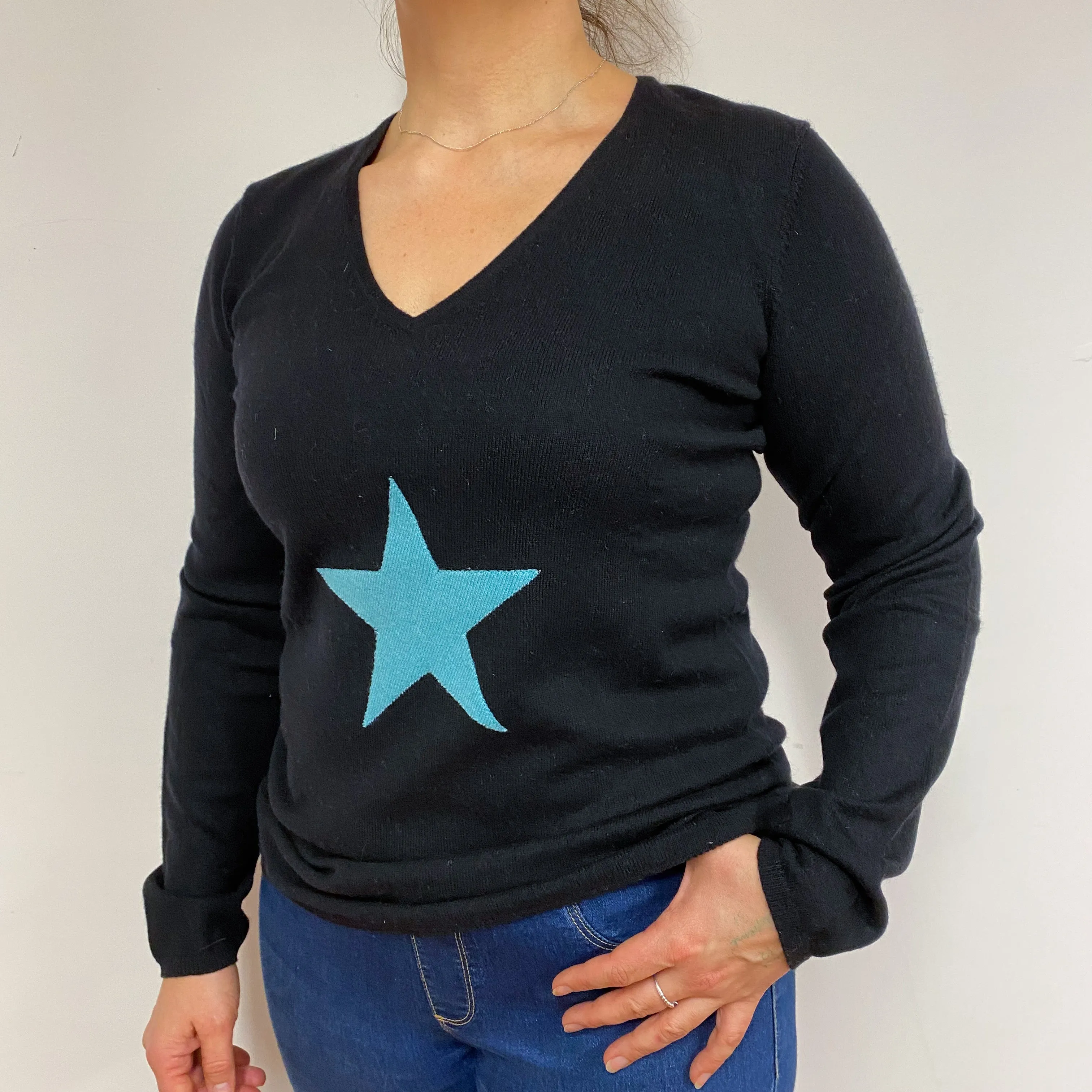 Black Star Detailed V Neck Jumper Large