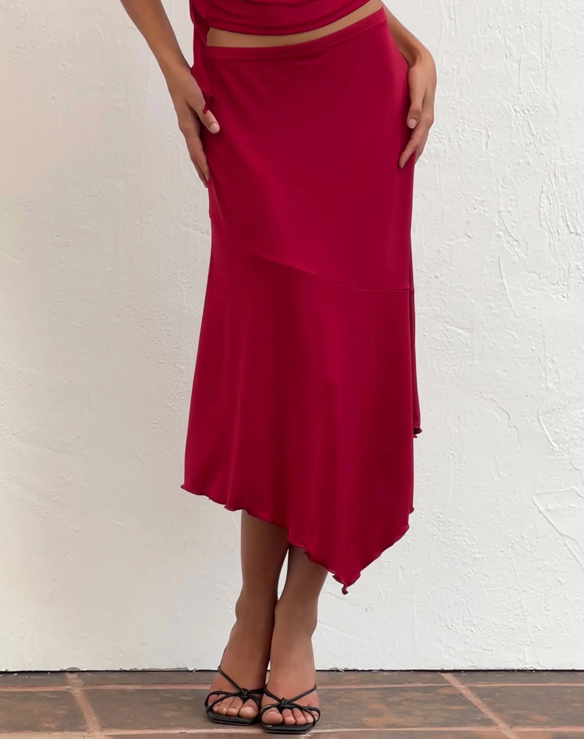 Cinta Low Rise Midi Skirt in Red