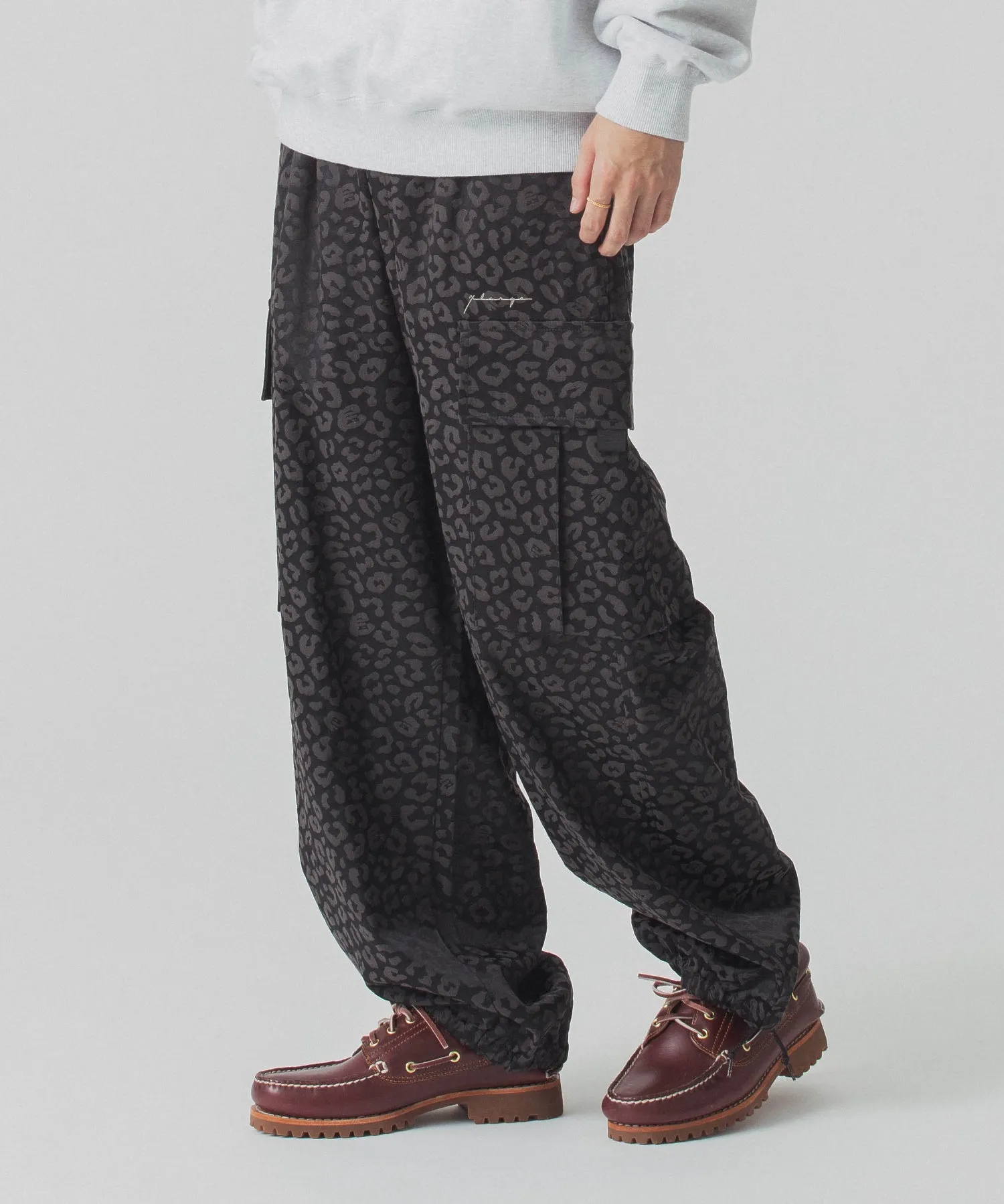 EASY LEOPARD CARGO PANTS