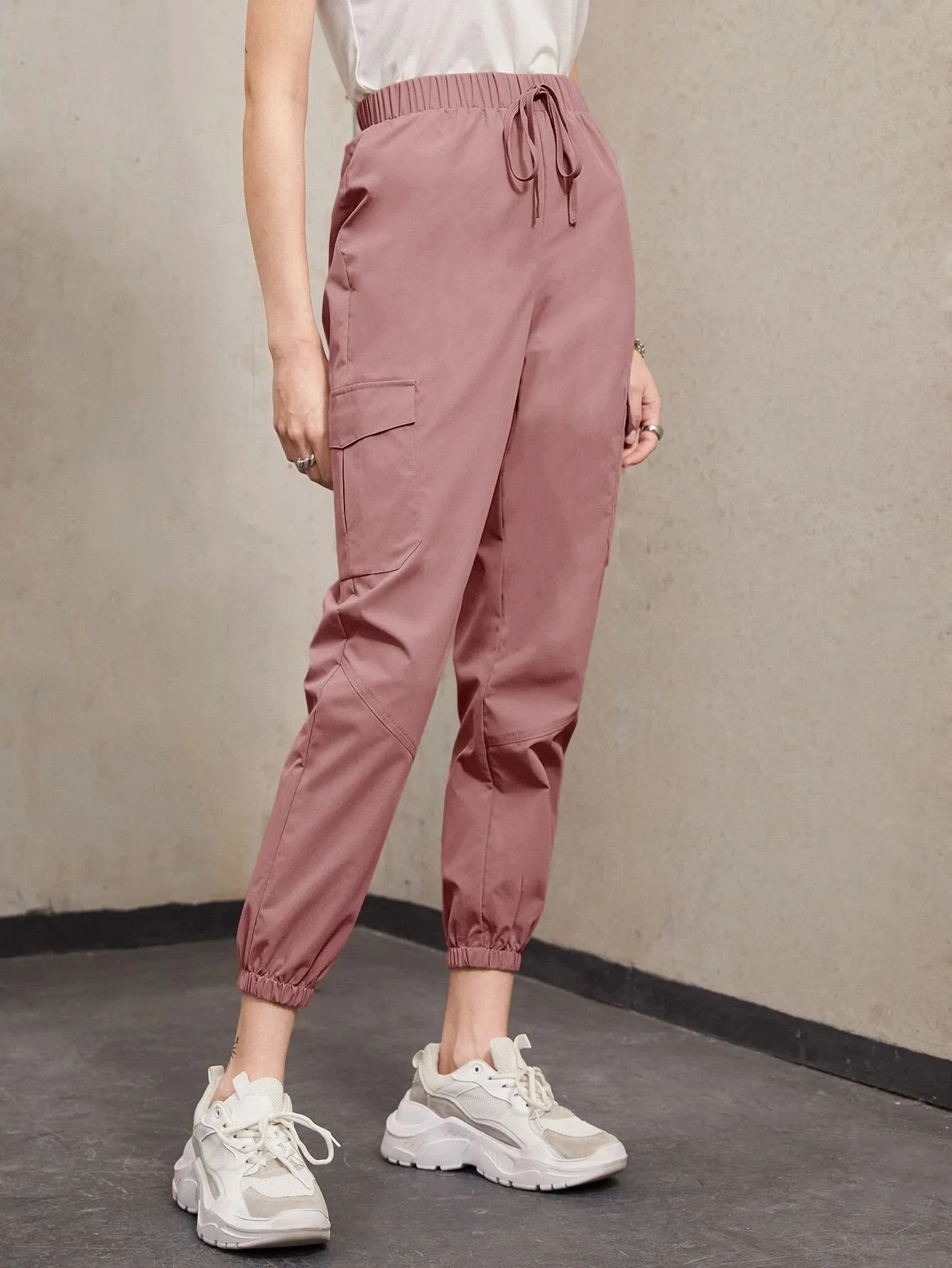 Flap Pocket Cropped Cargo Pant