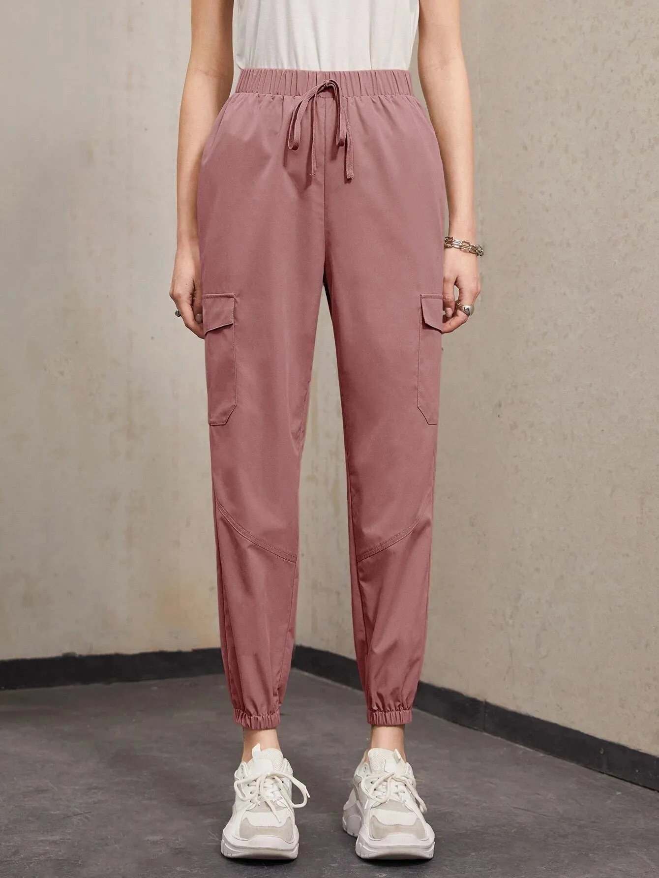 Flap Pocket Cropped Cargo Pant