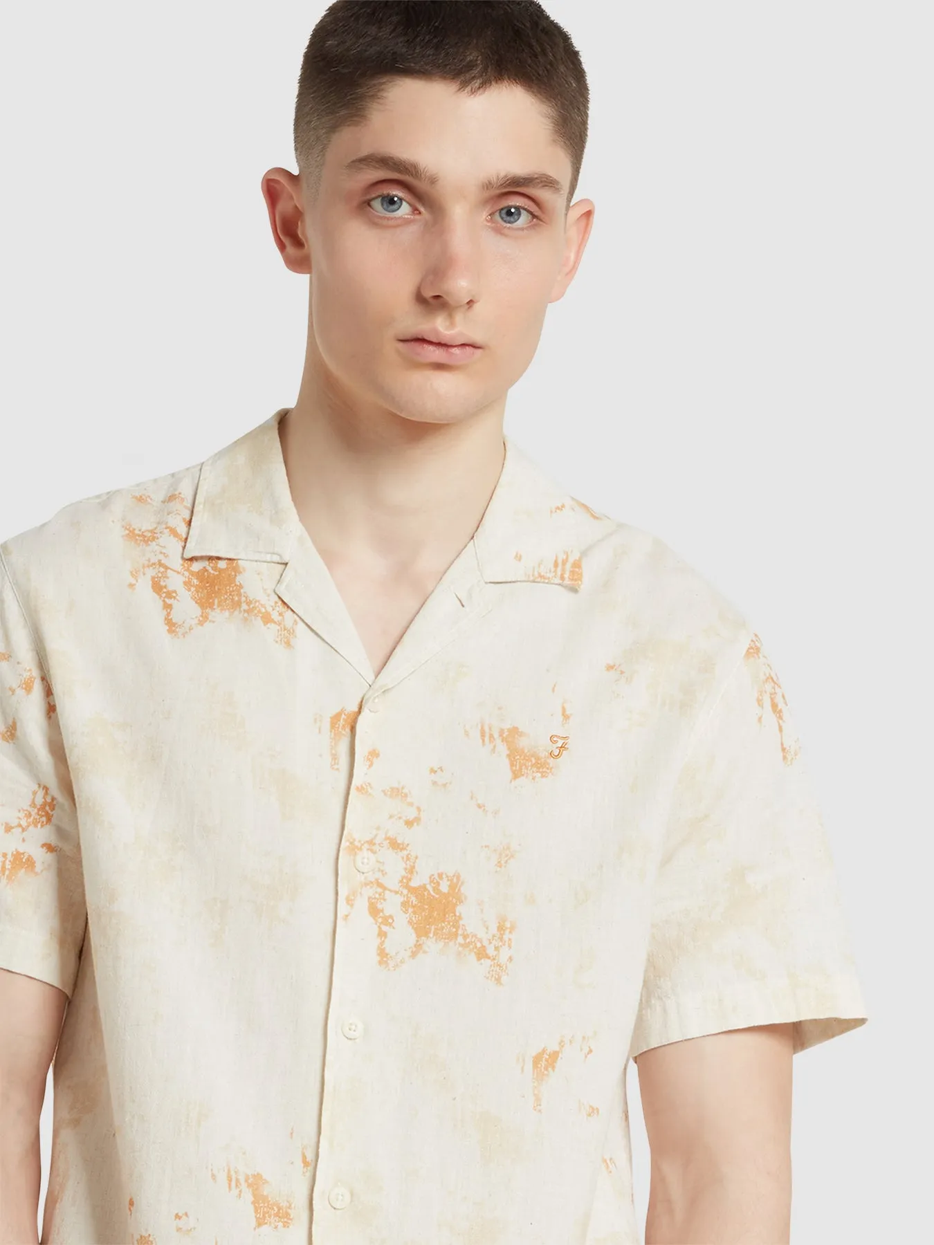 Gabrielle Digital Print Short Sleeve Shirt In Fog