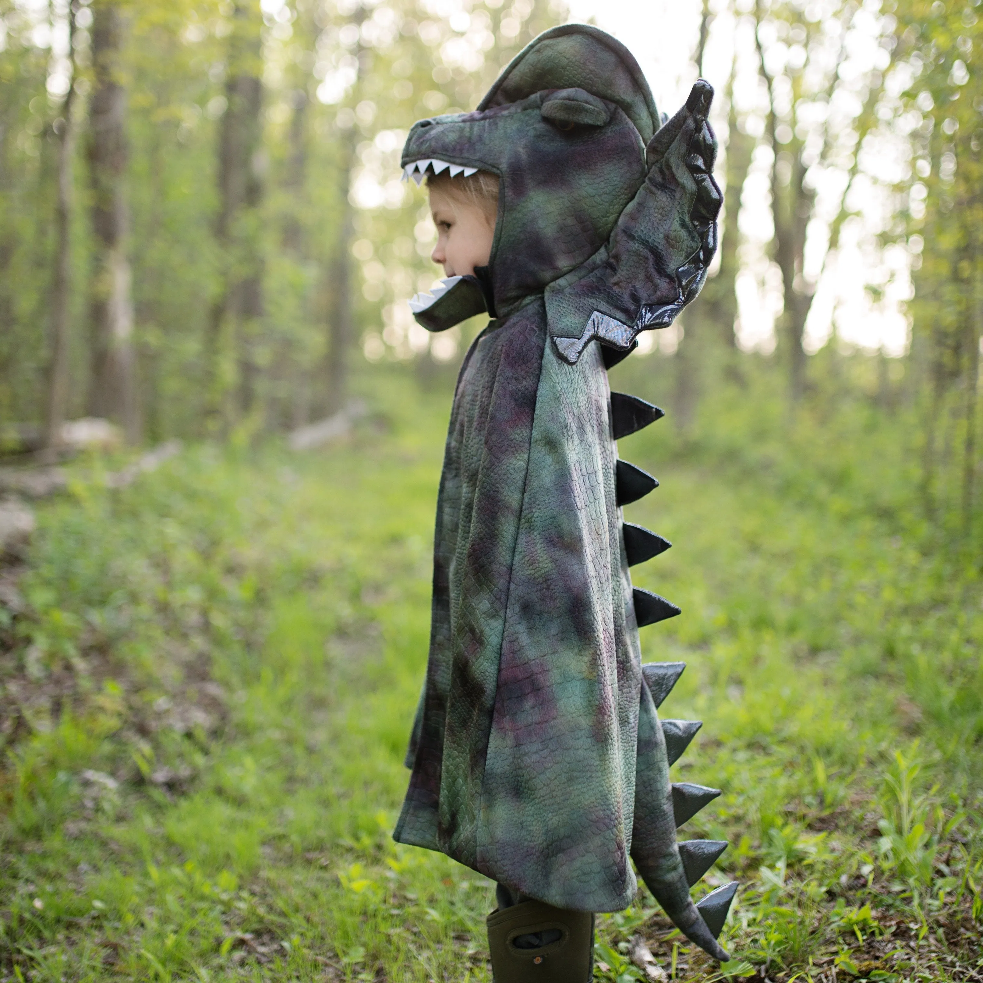 Grandasaurus Dilophosaurus Cape with Claws