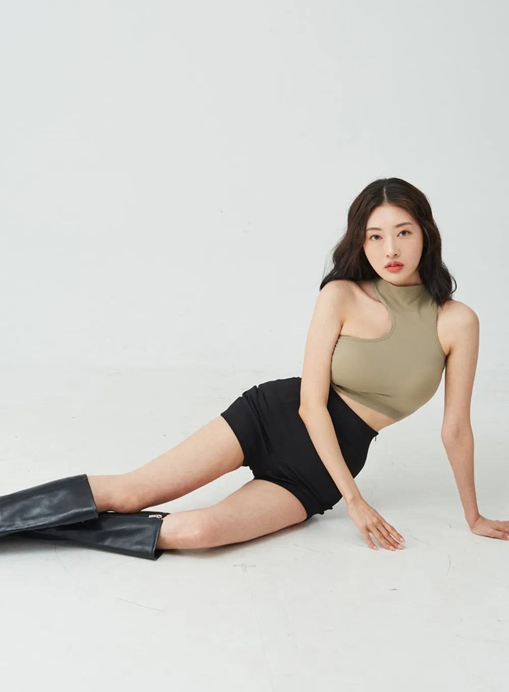 Line High Waist Half Pants IU26