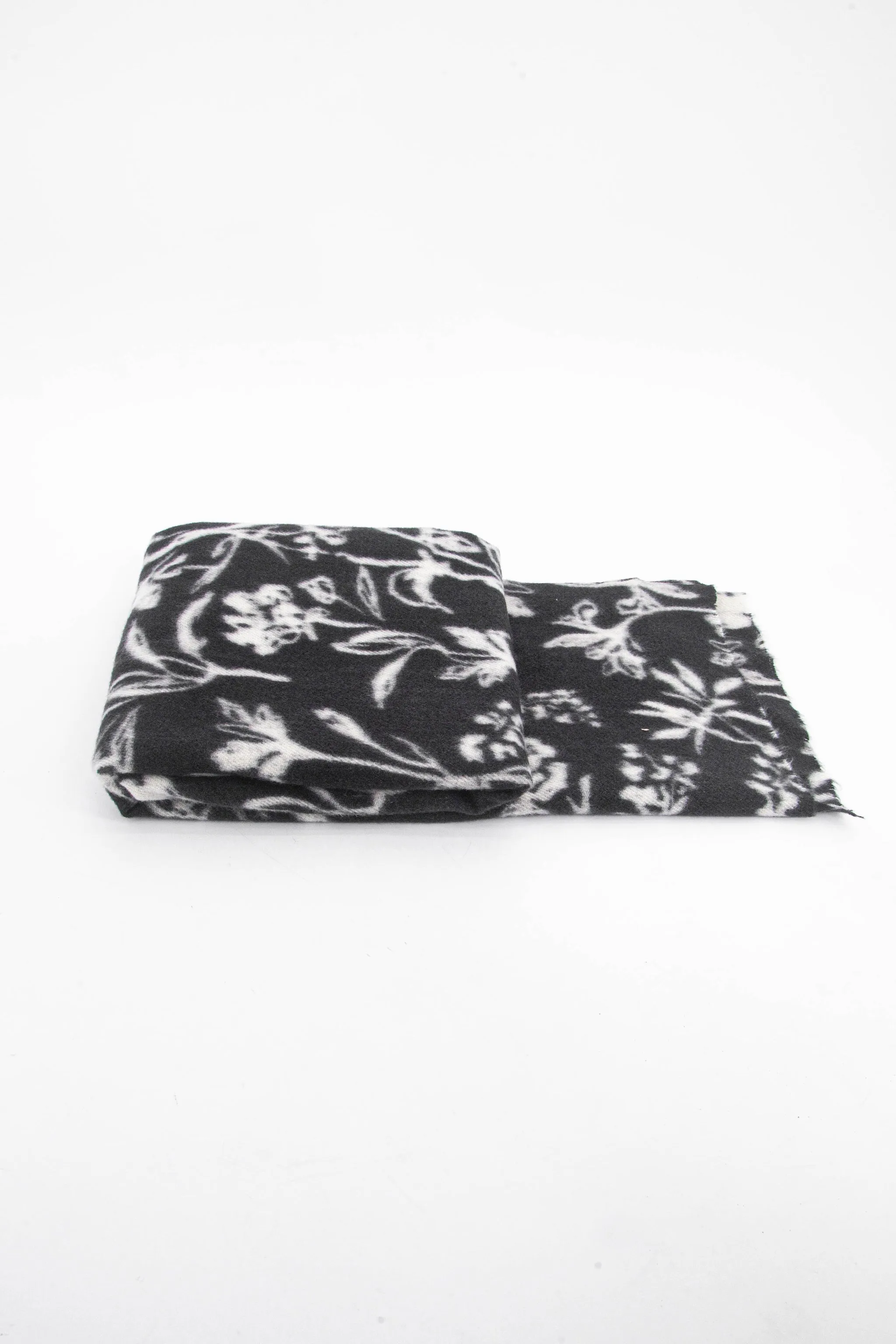 Minnie Midweight Scarf - Black, Vintage Floral