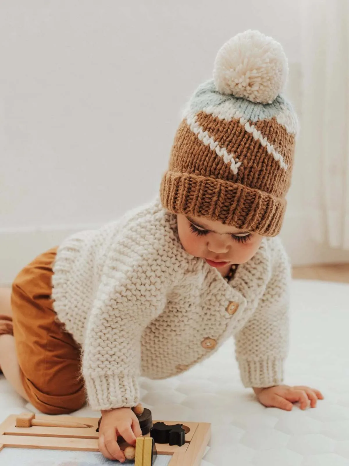 Mountains Knit Pom Hat