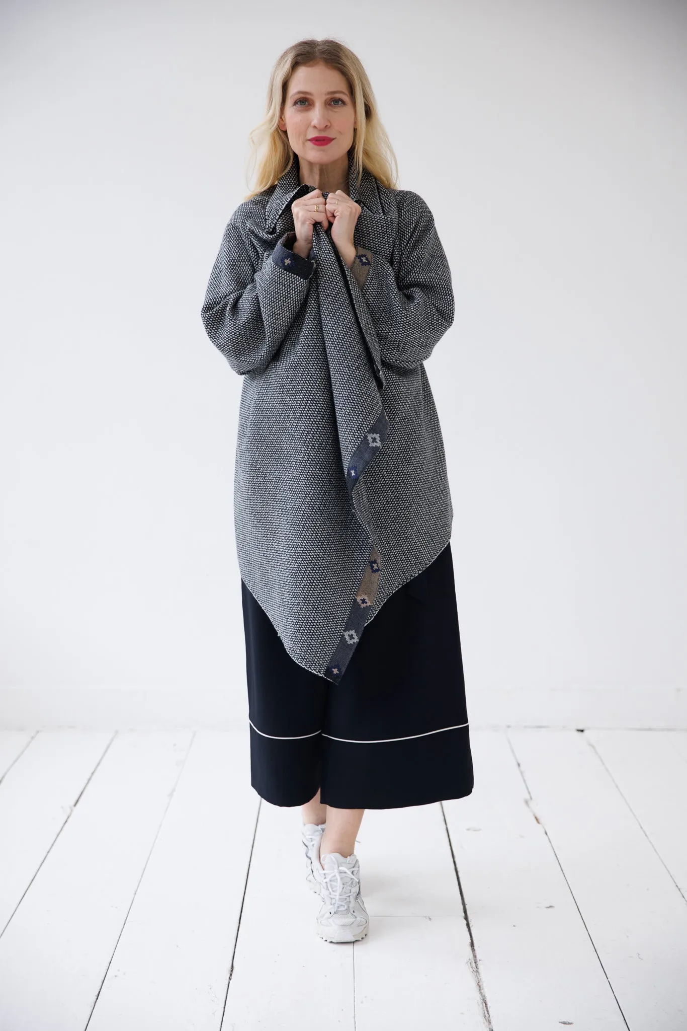 NEW! Wool Cape Coat Cocoon Black White