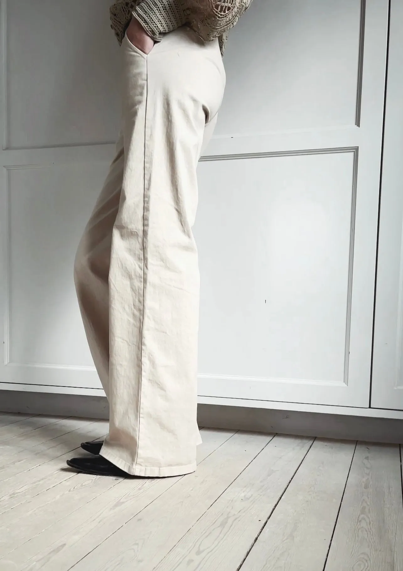 PANTS WITH STRAIGHT LEG LOW RISE - LIGHT BEIGE