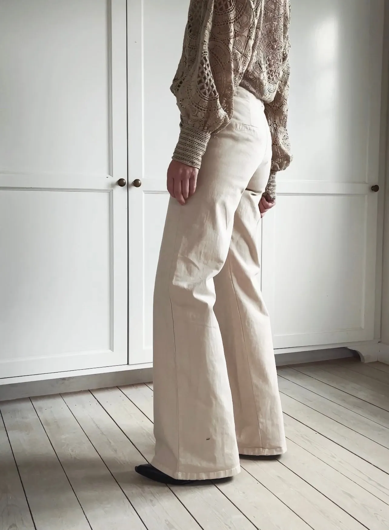 PANTS WITH STRAIGHT LEG LOW RISE - LIGHT BEIGE