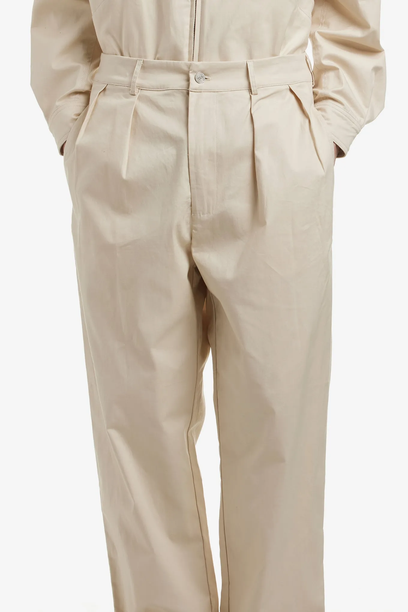 PLEATED CHINOS