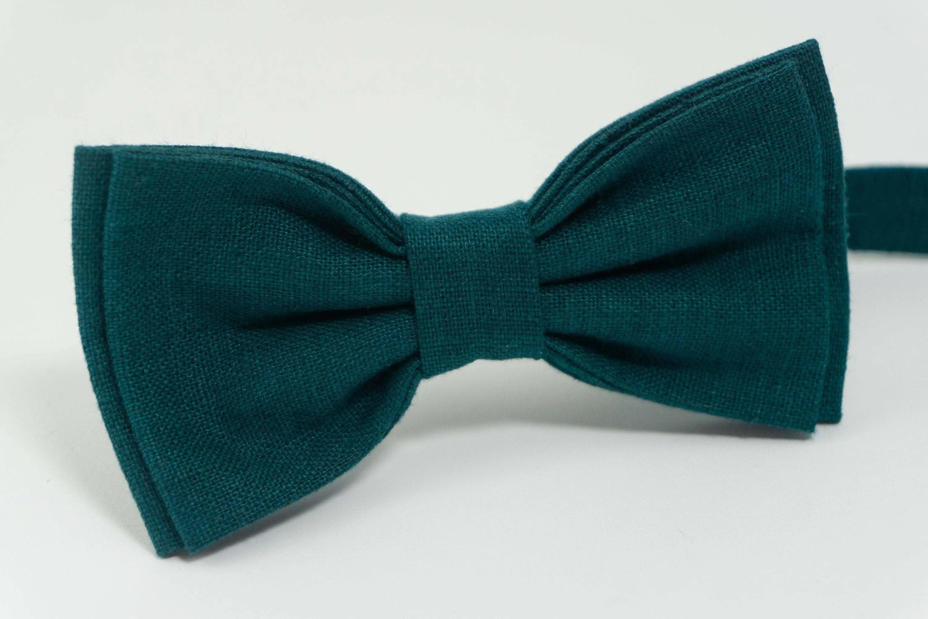 Teal tie for groom | groomsmen bow tie