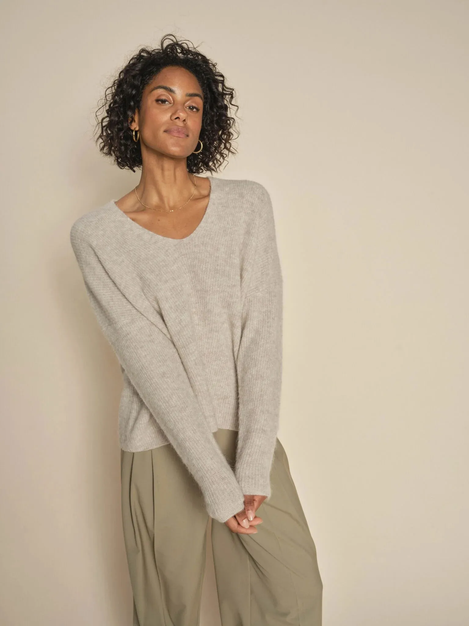 Thora knit in feather grey